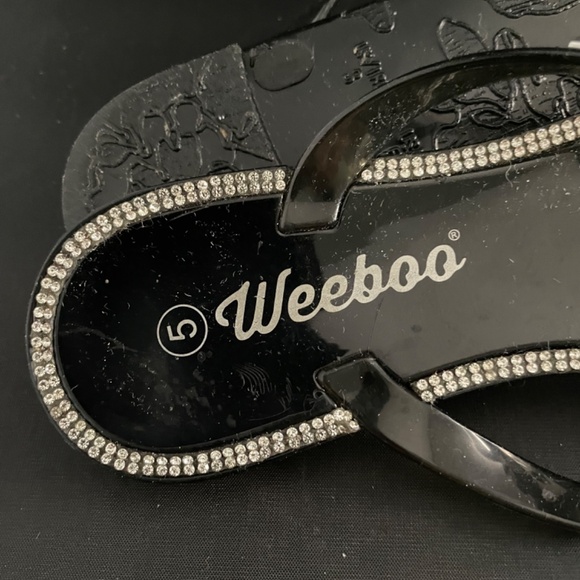 New Women's Size 5 Weeboo, Black Plastic and Rhinestones Flat Sandals - Picture 7 of 7